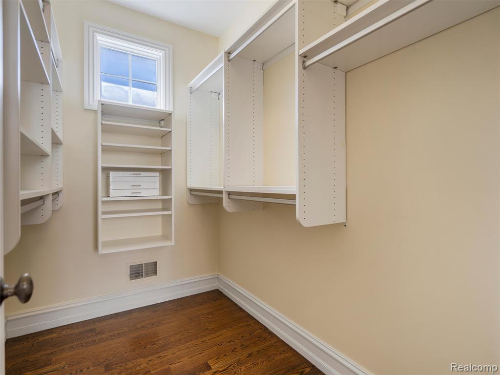 property viewer photo 28