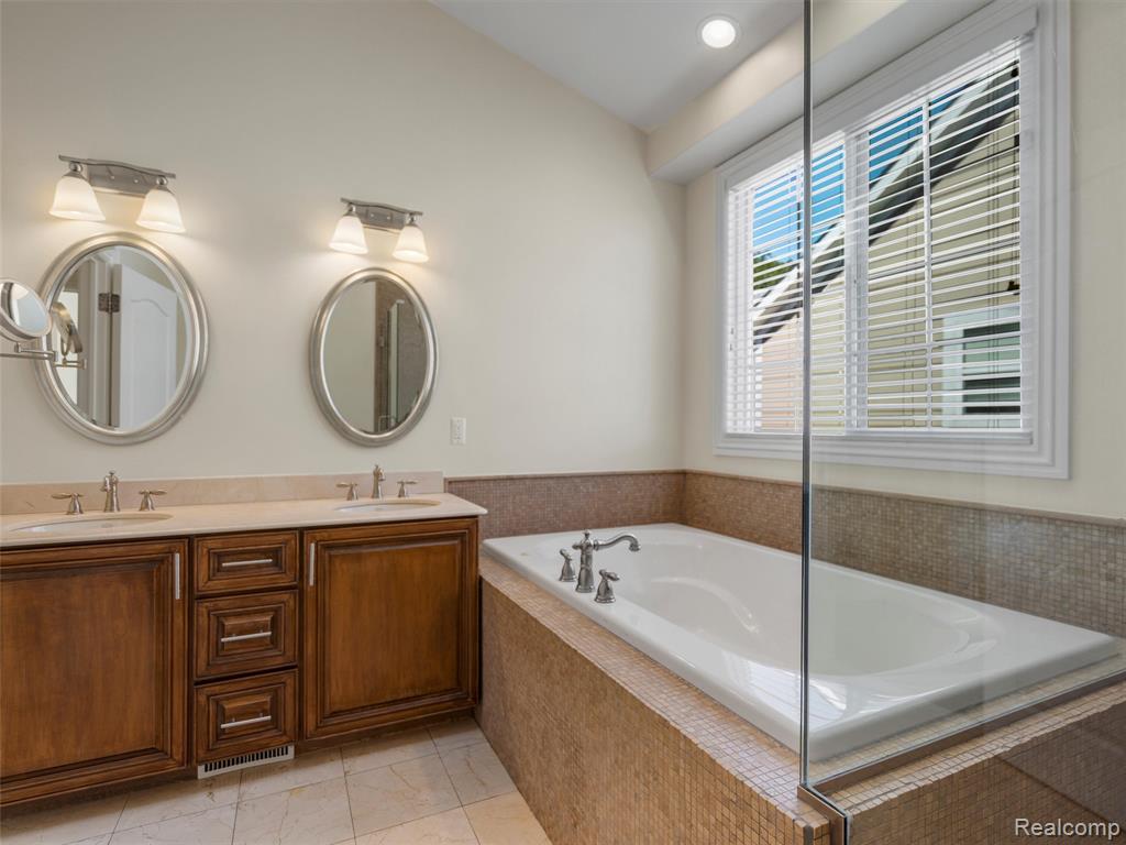 property viewer photo 33