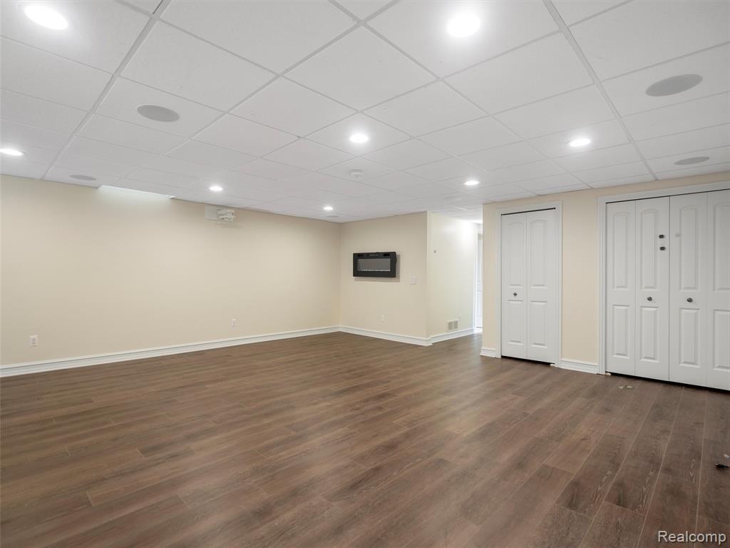 property viewer photo 36