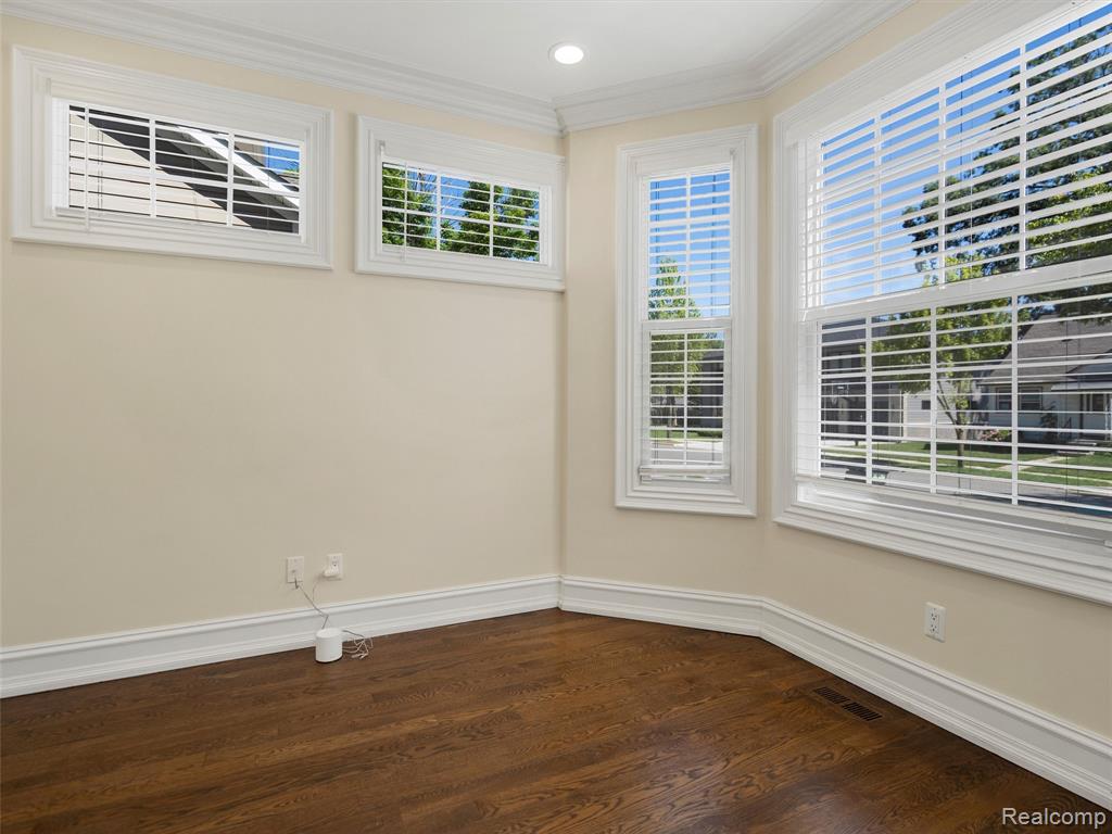 property viewer photo 6