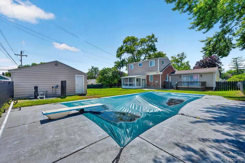 main property photo 31
