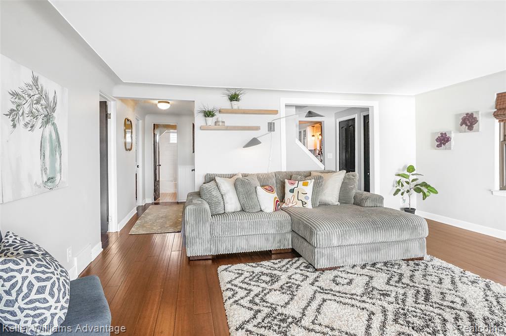 property viewer photo 25