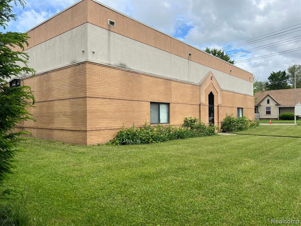 main property photo 17