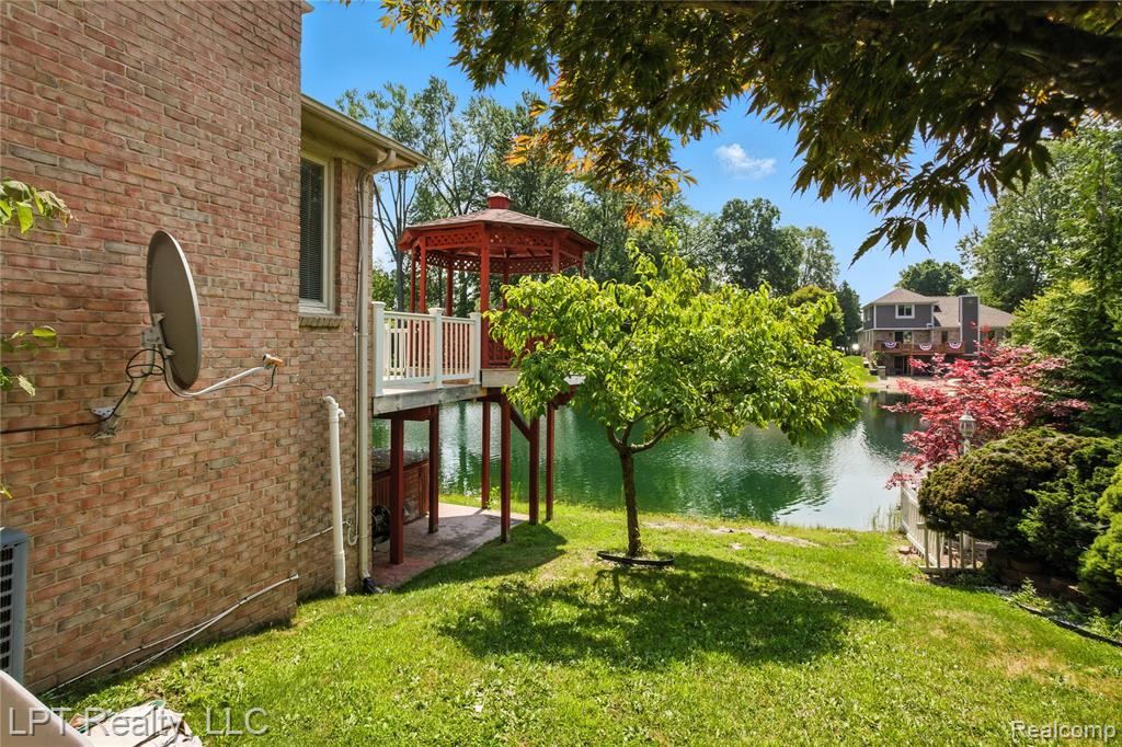 main property photo 13