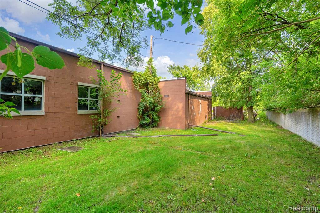 main property photo 4