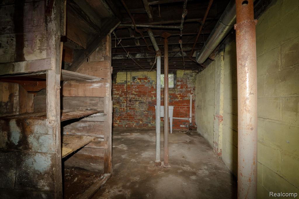 main property photo 19