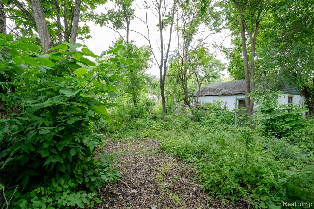 main property photo 26