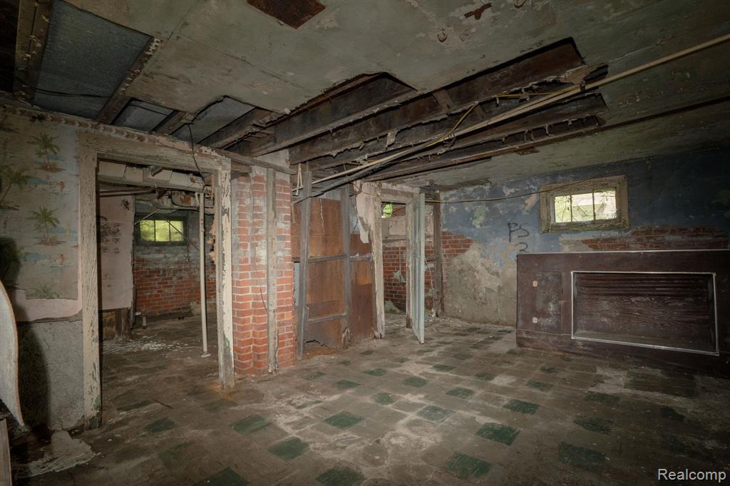 main property photo 50