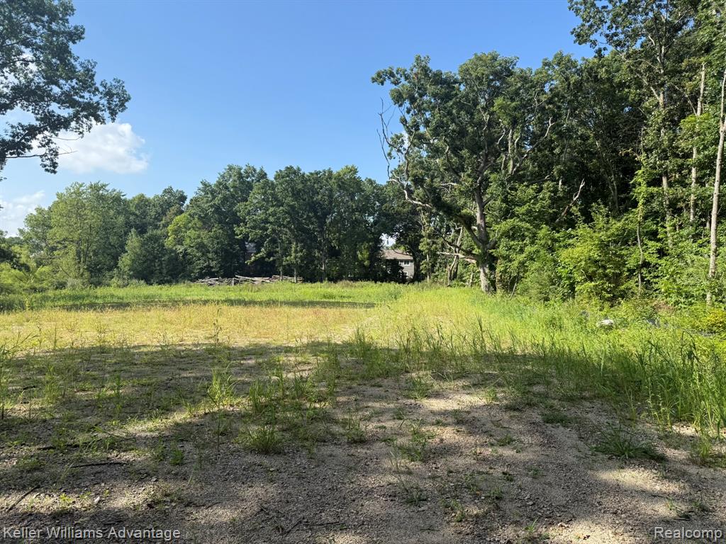 main property photo 27