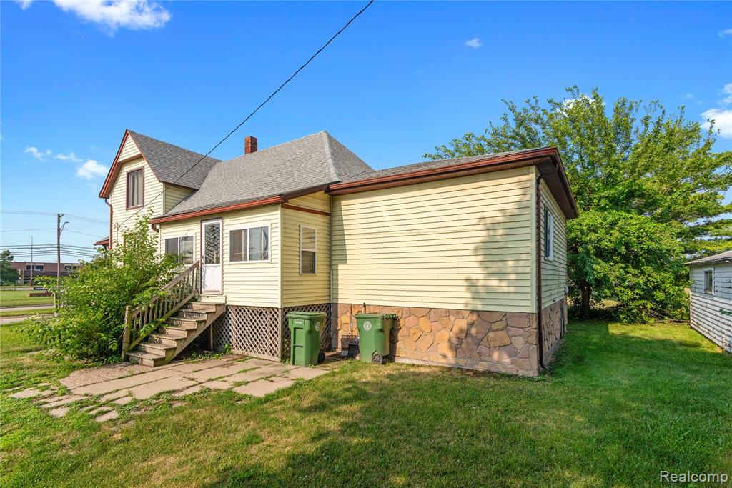 main property photo 13