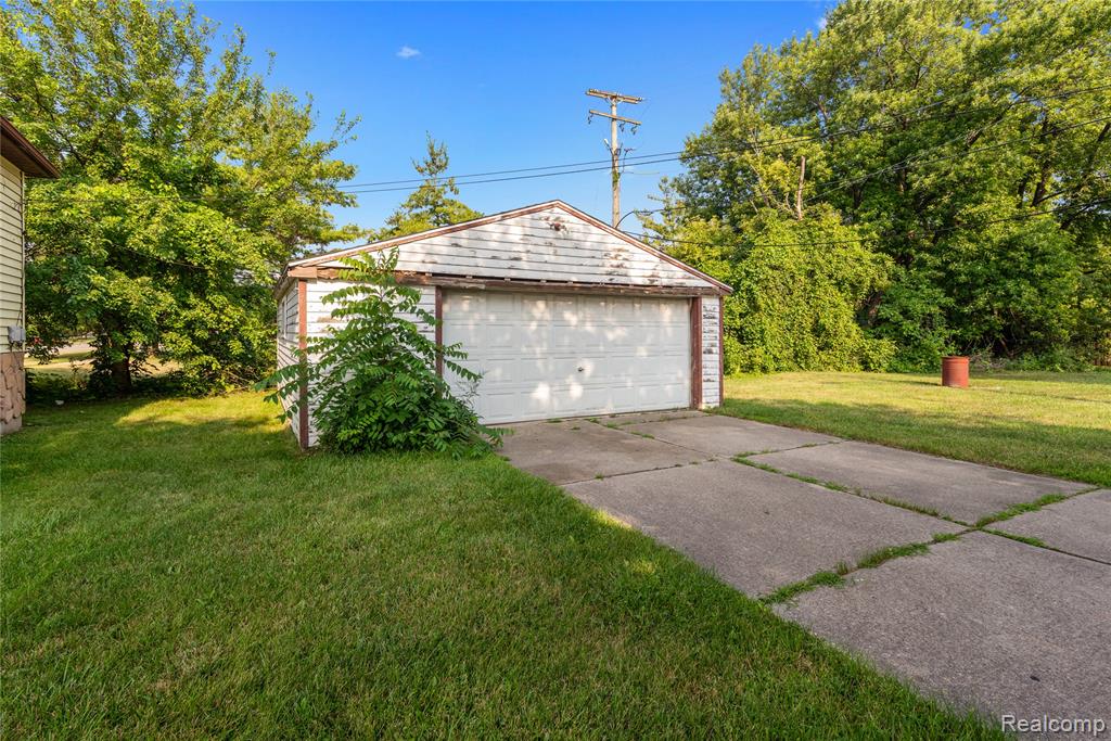 main property photo 14