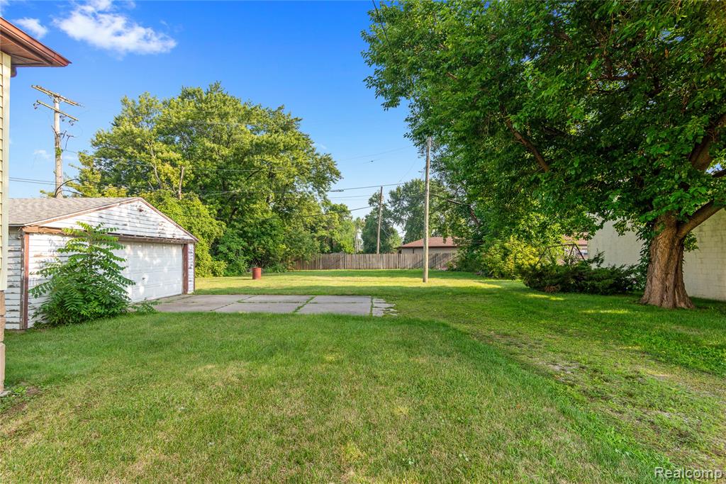 main property photo 15