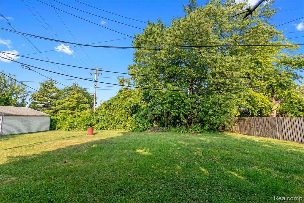 main property photo 16