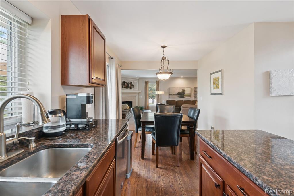property viewer photo 18