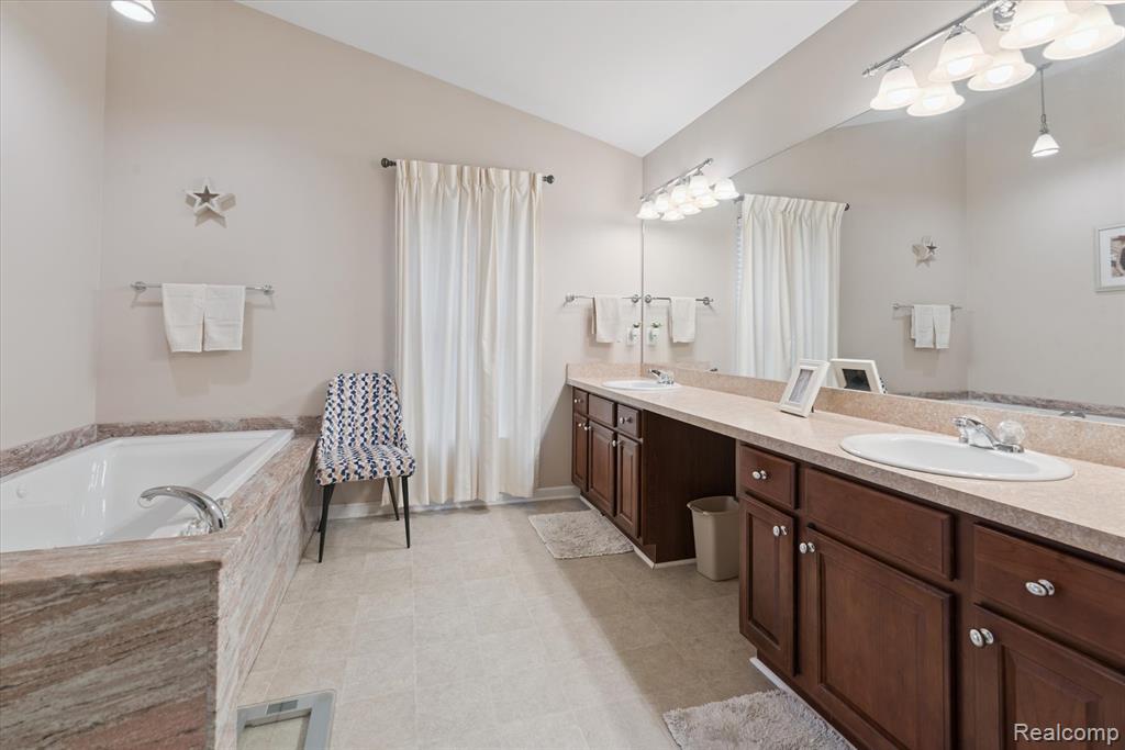 property viewer photo 36