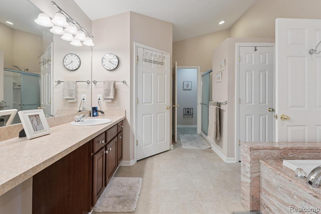 property viewer photo 37