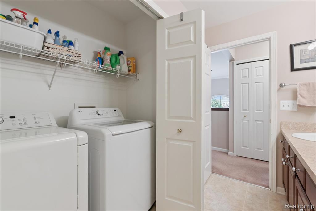 property viewer photo 44