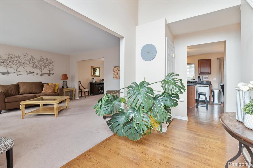 property viewer photo 7