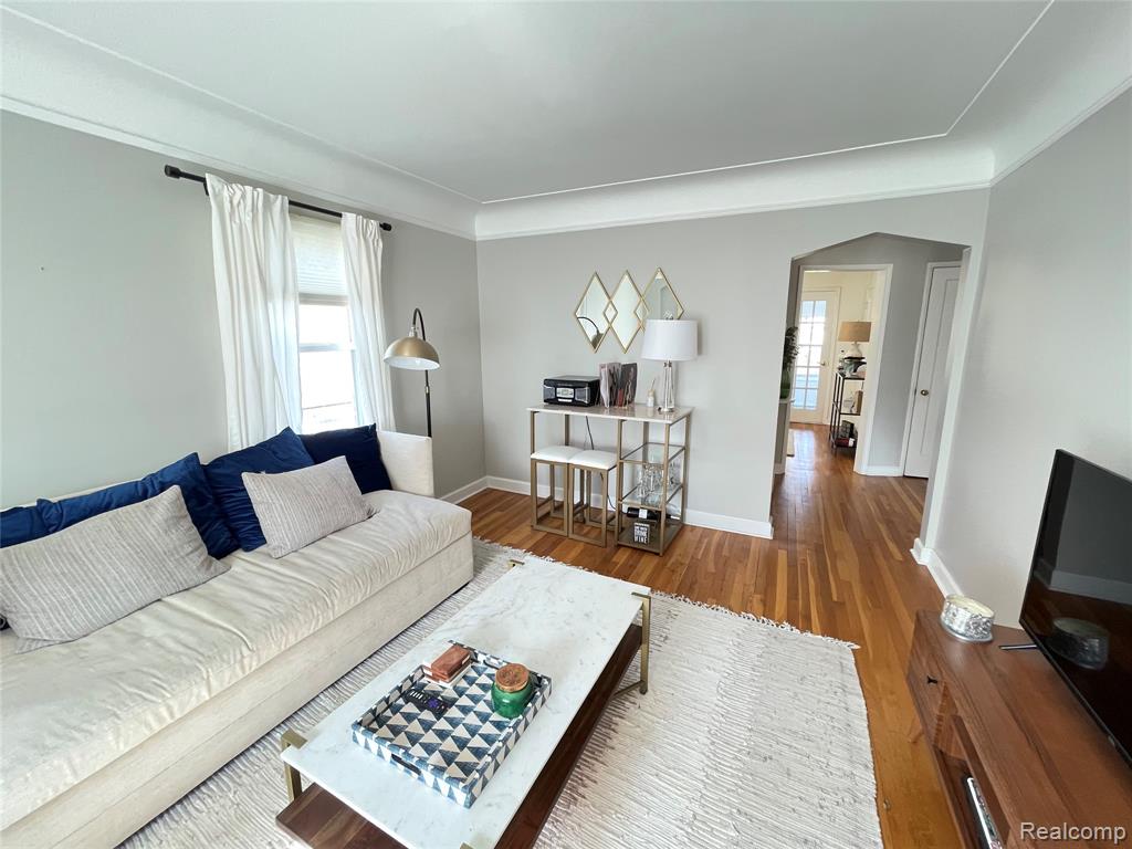 property viewer photo 3