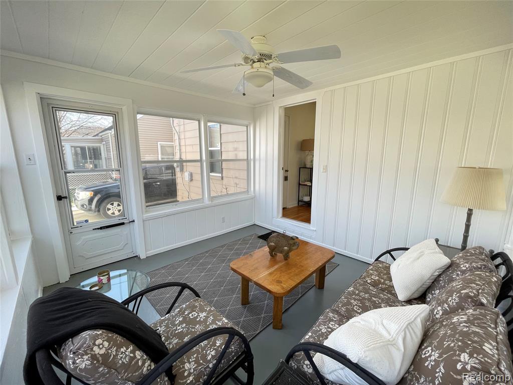 property viewer photo 36