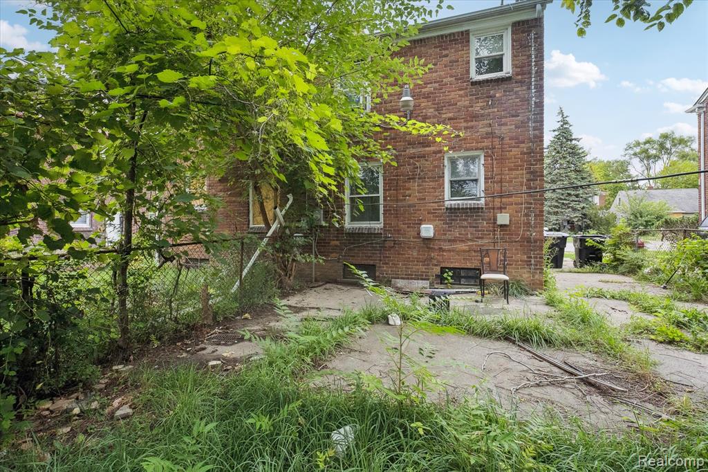 main property photo 9