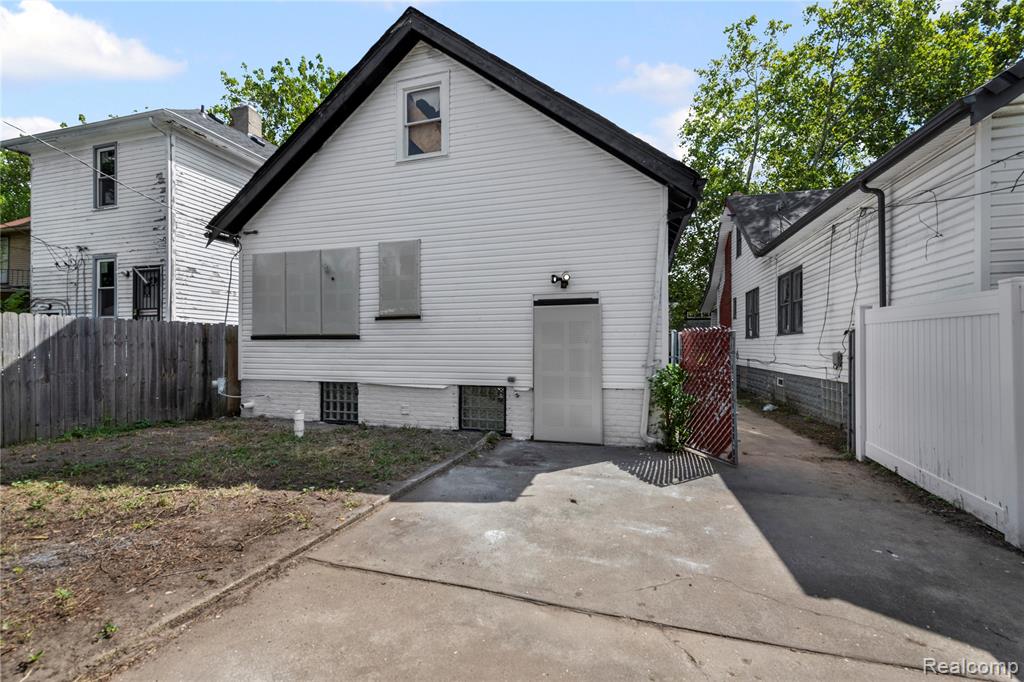 main property photo 21