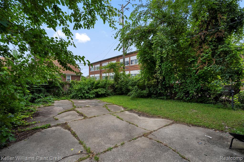 main property photo 34