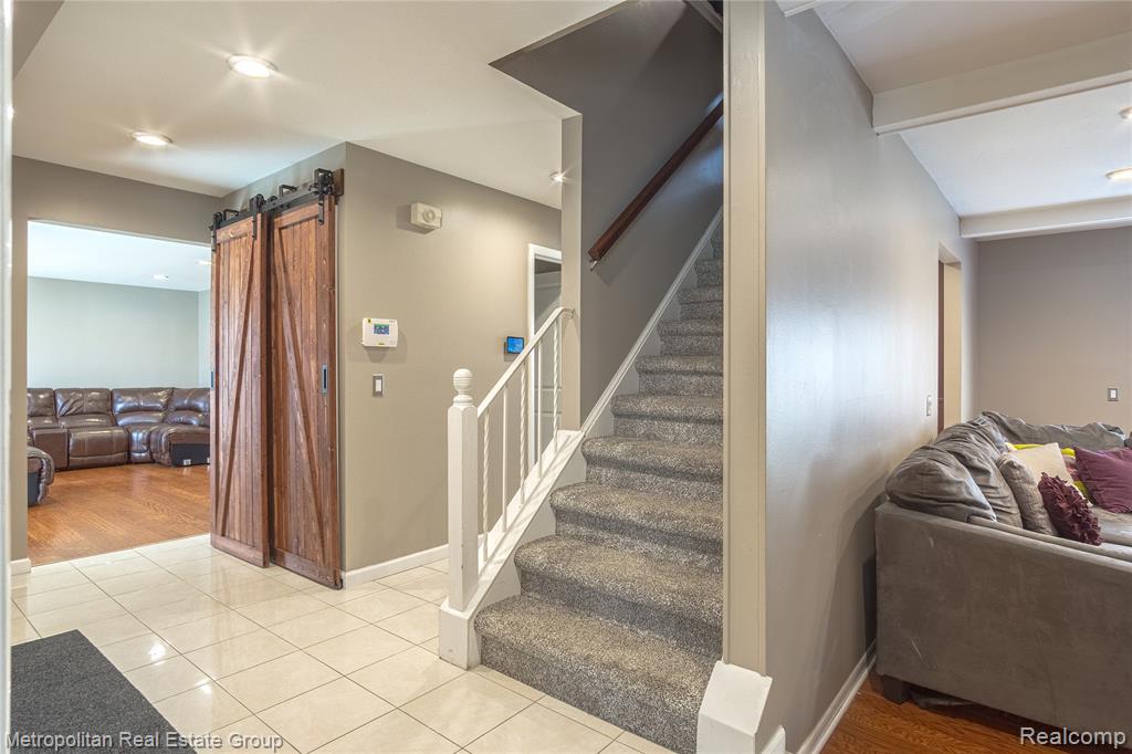 property viewer photo 3