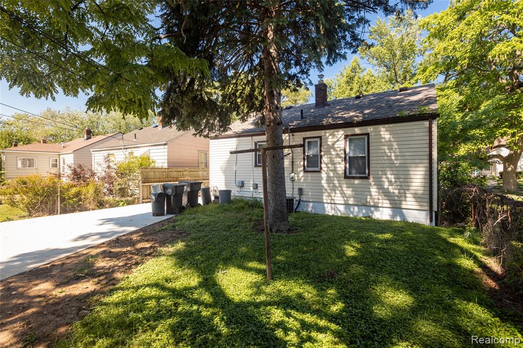main property photo 11