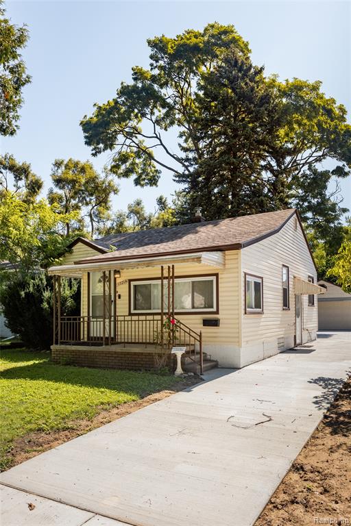 main property photo 9