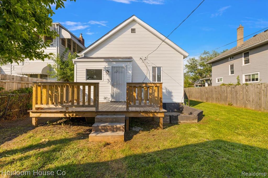 main property photo 28