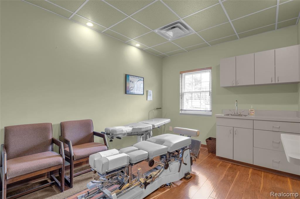main property photo 15