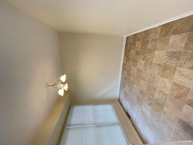 property viewer photo 44