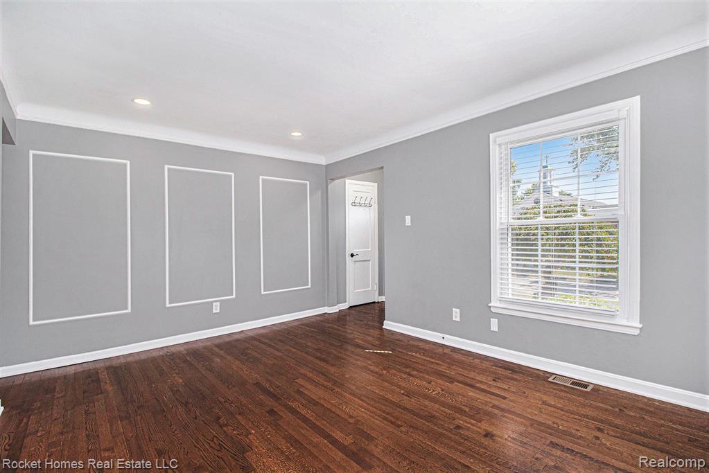 property viewer photo 5