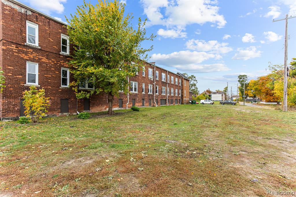 main property photo 73
