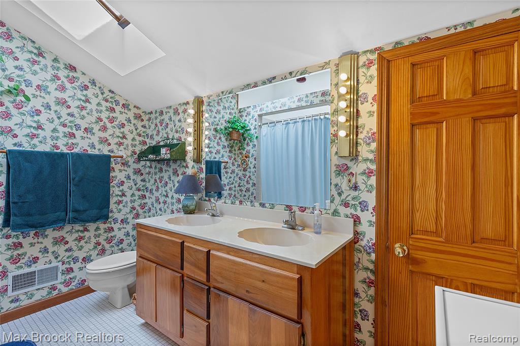 main property photo 44