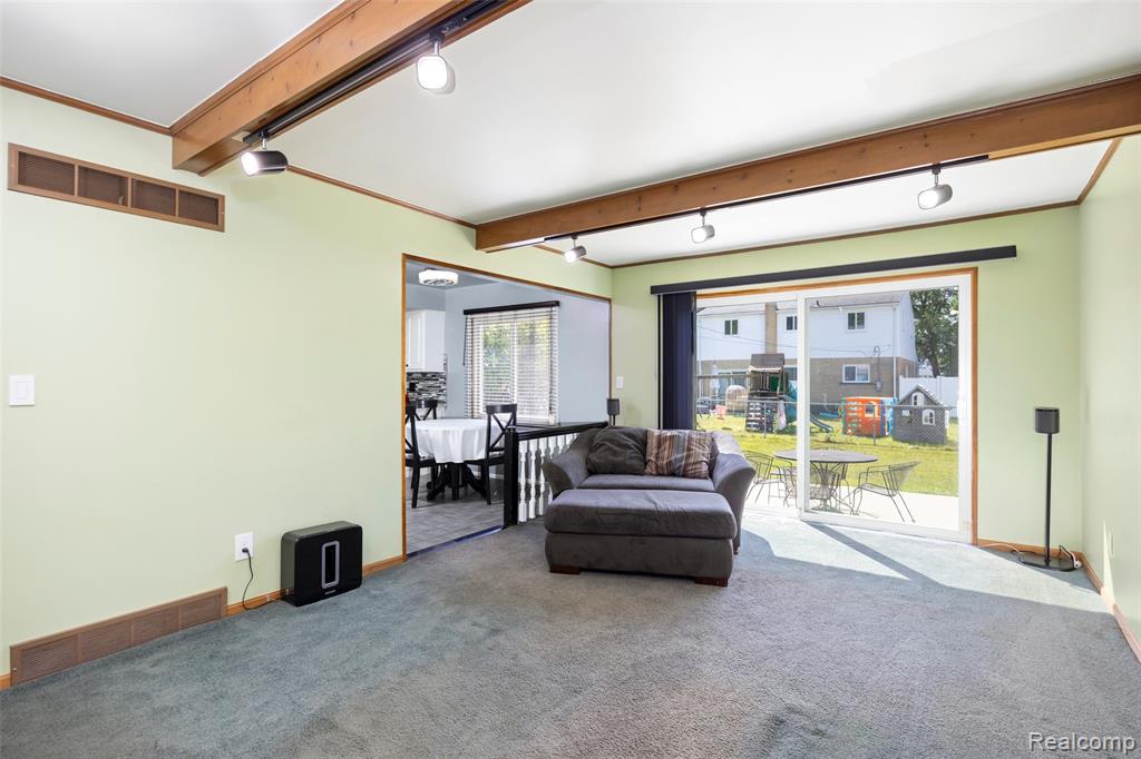 property viewer photo 13