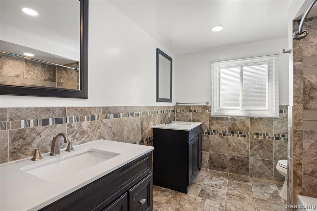 property viewer photo 22