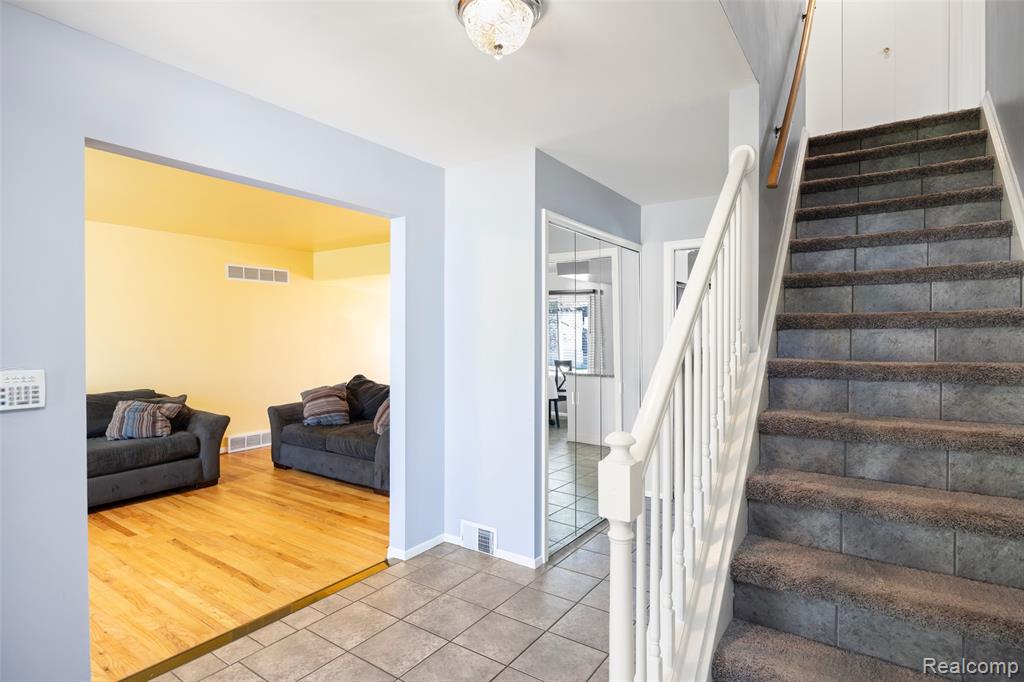 property viewer photo 3