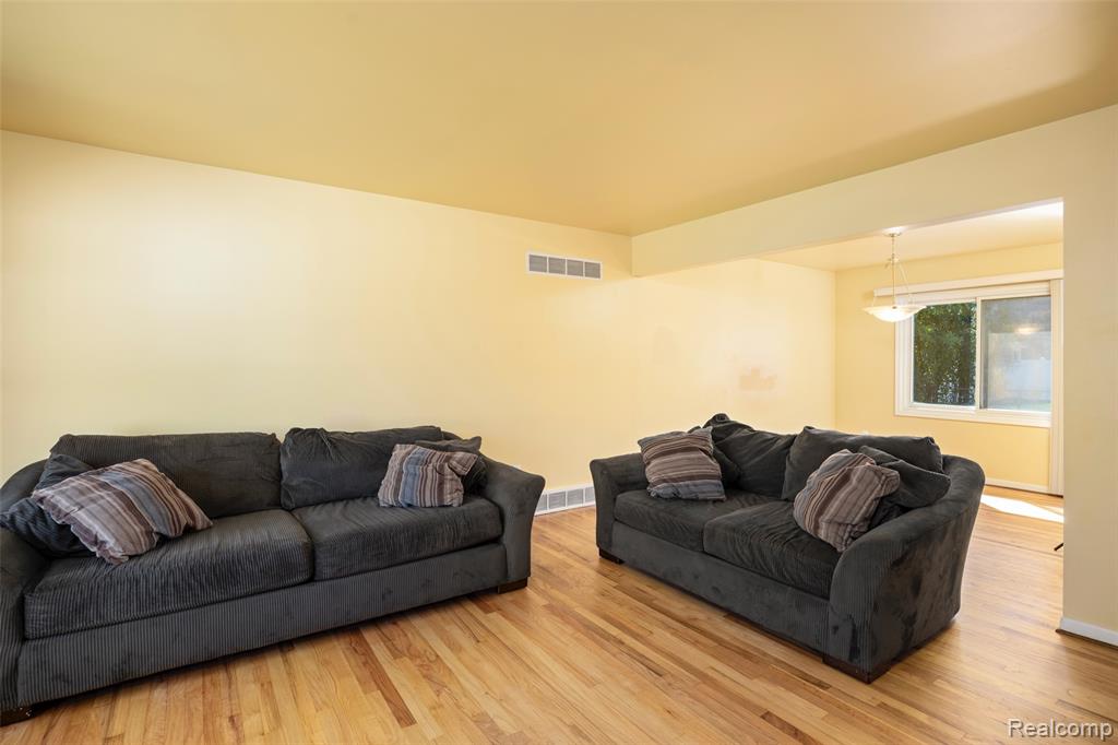 property viewer photo 5