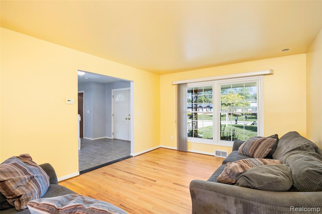 property viewer photo 6