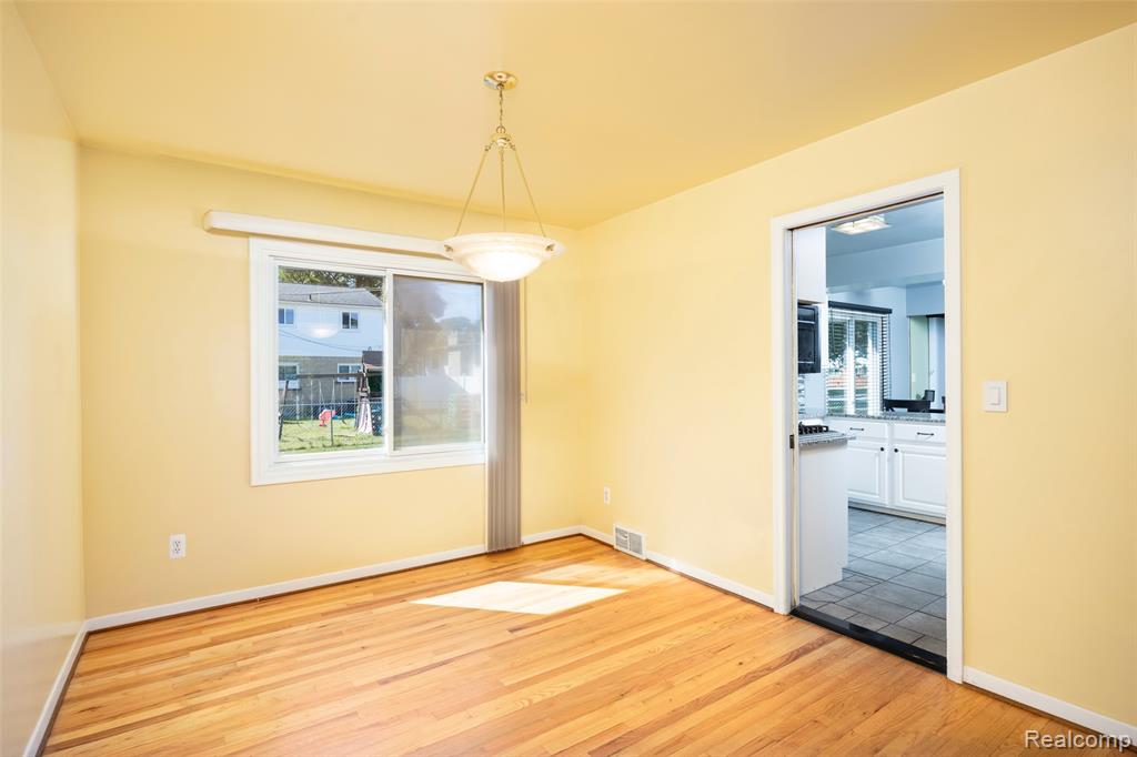 property viewer photo 7