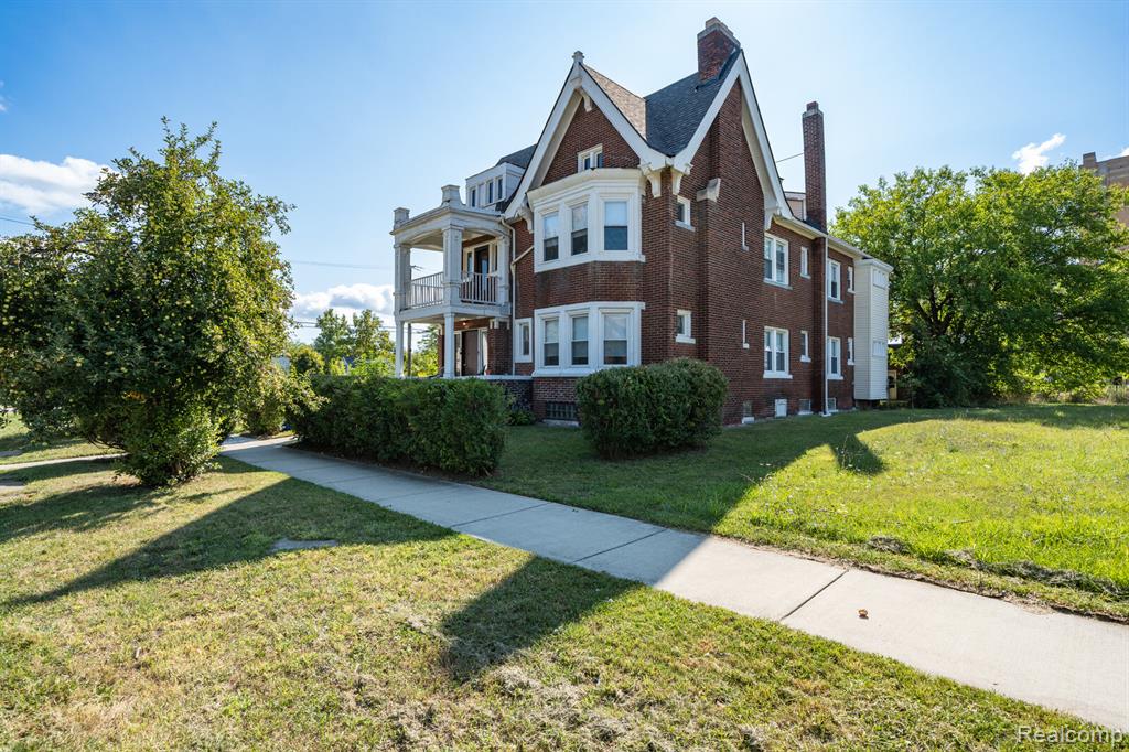 main property photo 32