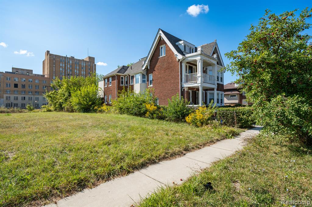 main property photo 34