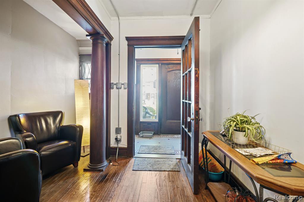 main property photo 8