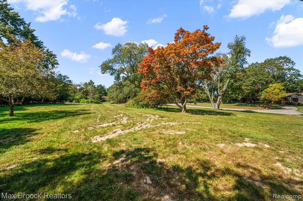 main property photo 37