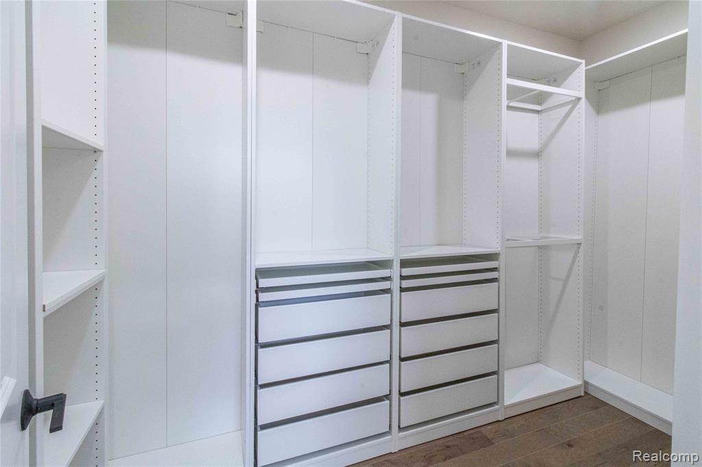 property viewer photo 30