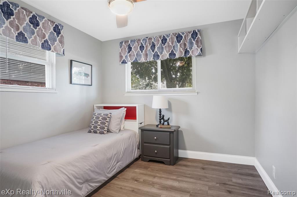 property viewer photo 43