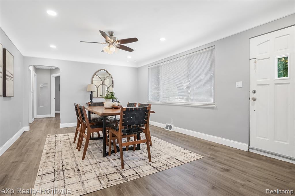 property viewer photo 8