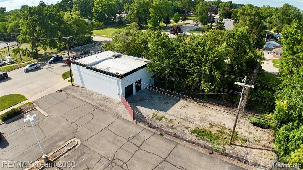 main property photo 11